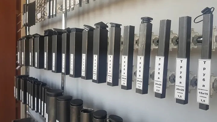 Стенд с образцами профильной трубы